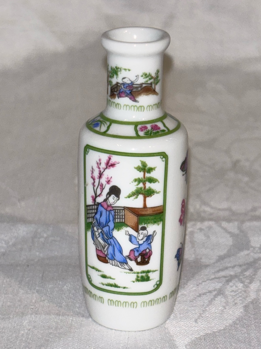 Franklin Porcelain 1980 Japan Mini Vase Chinoiserie Figural Butterfly Vintage